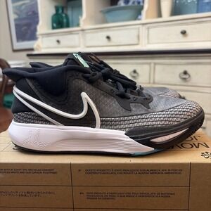 Nike Kyrie 8 Go (GS) Size 5 Youth Kids Black White Light Menta NIB DQ8076-001